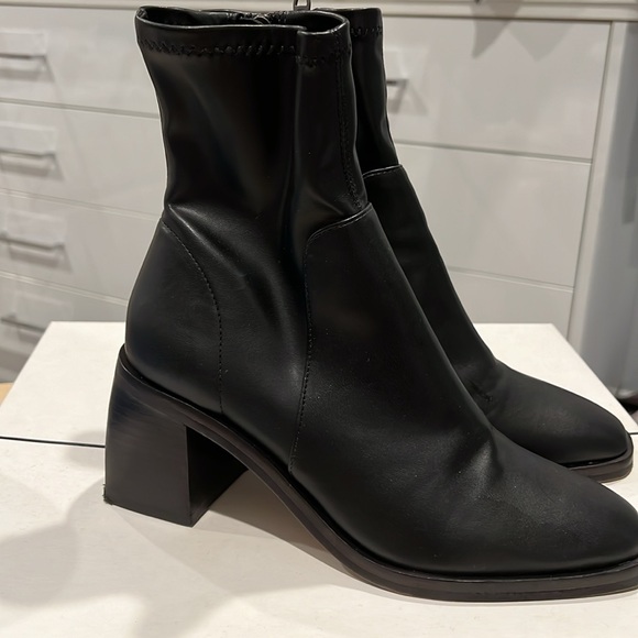 Dolcevita Stella size 7 boots BUY ONE GET ONE FREE ON SHOES - Picture 2 of 4